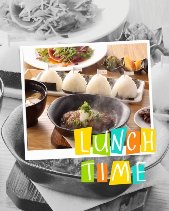 毎度ご利用頂き誠に有難う御座います。
米屋が営むおむすび食べ比べのレストラン
FUKUCAFE鳥栖店です！

さて　これまでたくさんの方々より
お問い合わせを頂いておりました
お席のご予約についでですが
来月７月分より　FUKUCAFE鳥栖店のみ
お受けする運びとなりました
毎日　１０組限定でのご予約ではございますが
少しでも　スムーズにご案内できればと
思っております

尚　従来よりご案内しております１０時３０分くらいからの機械による整理券の発行は、オープンまでの行列を回避する為　継続しております

詳しくは、FUKUCAFE鳥栖店スタッフまで
お問い合わせ下さい

FUKUCAFE鳥栖店の隣りにある
お米の問屋　ふく福米店と
FUKUCAFE福岡香椎浜店の１階
ふく福米香椎浜店では
お客様へ感謝の意を込めて
この夏　お米を大安売り！
全国のいろんな　人気ブランドのお米　約２０種類を今期最後の特別価格にて販売を行っております！
この機会に是非　お店にお越し下さい

FUKUCAFEでは全国各地のお米20種の中から
毎日4種をチョイスして
おにぎりで食べ比べを楽しんでいただけます。
おむすびやお漬物のおかわり無料‼️ですょ
是非　お越し下さい♪

#fuku_cafeでのお店の投稿お待ちしてます。
#おむすび
#福岡グルメ
#お米
#おにぎり
佐賀グルメ

住所：佐賀県鳥栖市江島町3066
電話：0942-81-1444
定休日：金曜日
営業時間：平日11:30～15:30 （LO.14:30）
※土、日、祝日のみ11時open

江島町 3066, Tosu, Saga
@ fukfukumai.pro
@ fuku_cafe